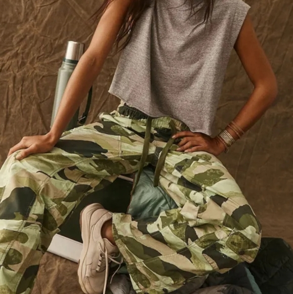 Free People Movement Stadium Camouflage Print Pants. Size L NWOT. R148 - Picture 2 of 12